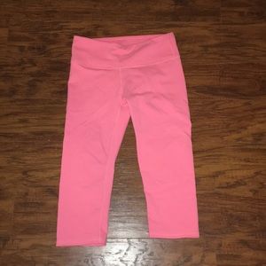 Fabletics bright pink cropped leggings!